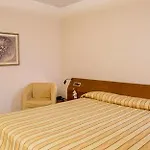 Monica Hotel