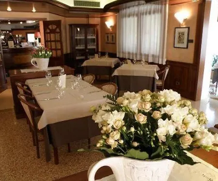 Hotel Monica 3*