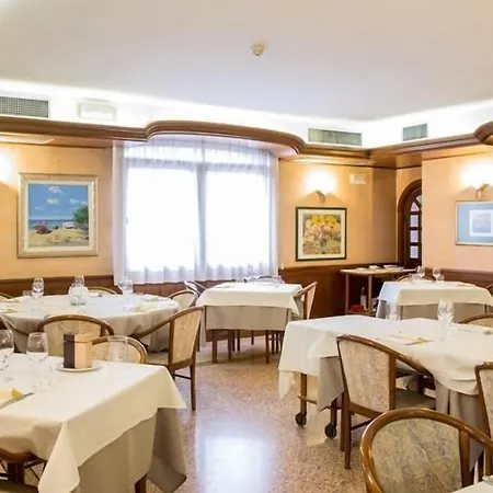 Monica Hotell Prata Di Pordenone