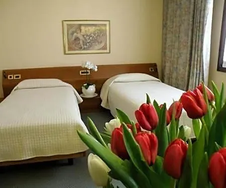 Monica Hotel