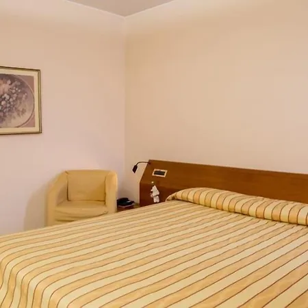 Monica Hotell Prata Di Pordenone