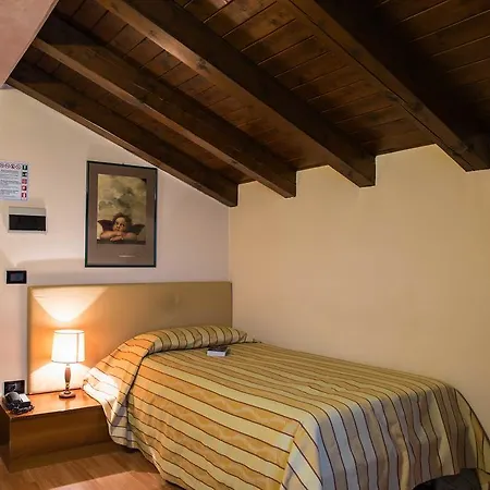 Monica Prata Di Pordenone