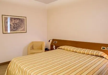 Monica Hotel