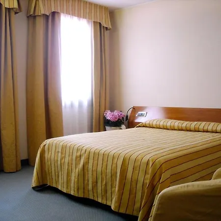 Monica Hotel Prata Di Pordenone