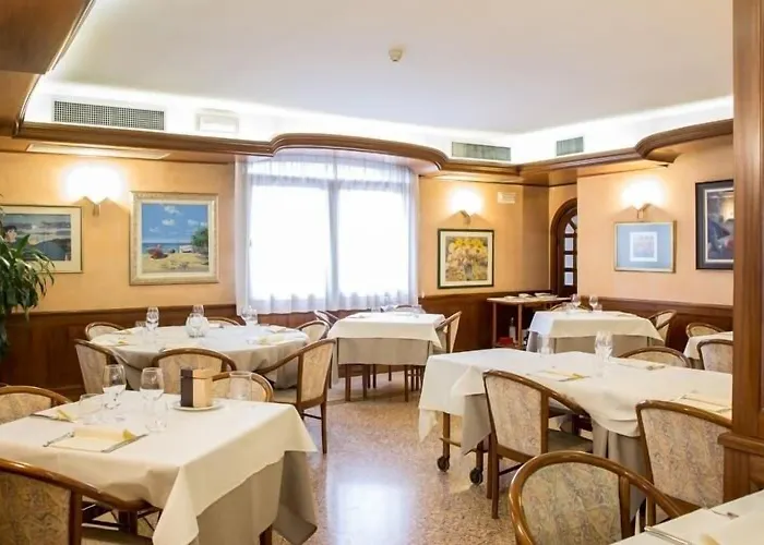 Monica Hotell Prata Di Pordenone